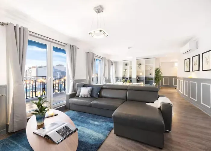 Luxurious 130 M Terrace Champs-elysees