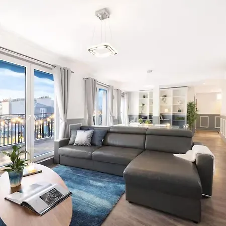 Luxurious 130 M Terrace Champs-elysees