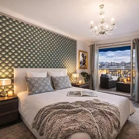 Luxurious 130 M Terrace Champs-elysees 파리