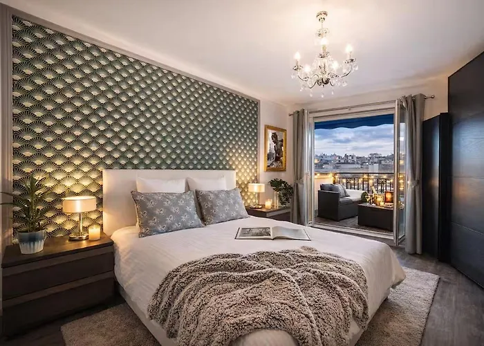 Luxurious 130 M Terrace Champs-elysees 파리